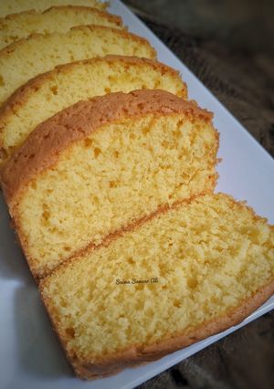 A picture of Lemon Tea Cake.