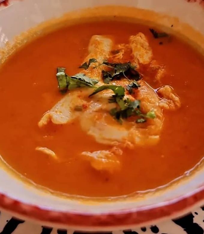 Foto de Sopa de Tomate com Ovo Escalfado