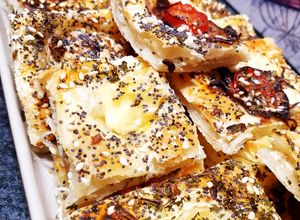 Une photo de Feuilletés apéritifs fromage brie tomate chèvre 😋 #tablierdor2023