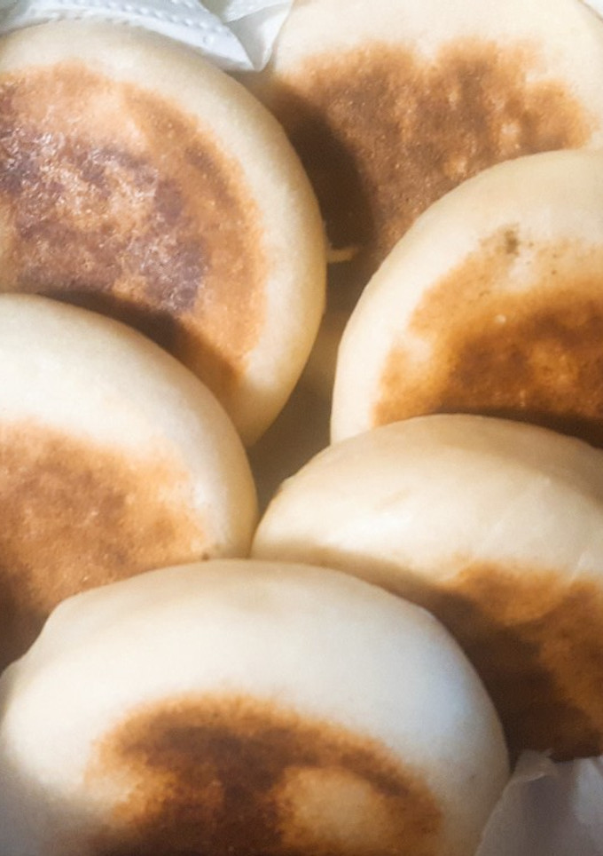 Una foto de Muffins inglés (pan en sartén)