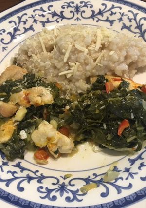 Una foto de Arroz con nituke de pollo y verduras