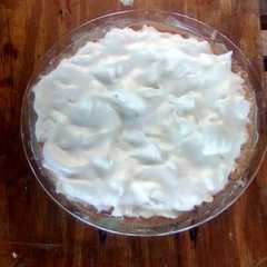 A picture of Pastel de limón.