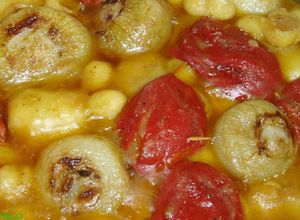 Foto principal de Patatas, pimientos y cebollas rellenas