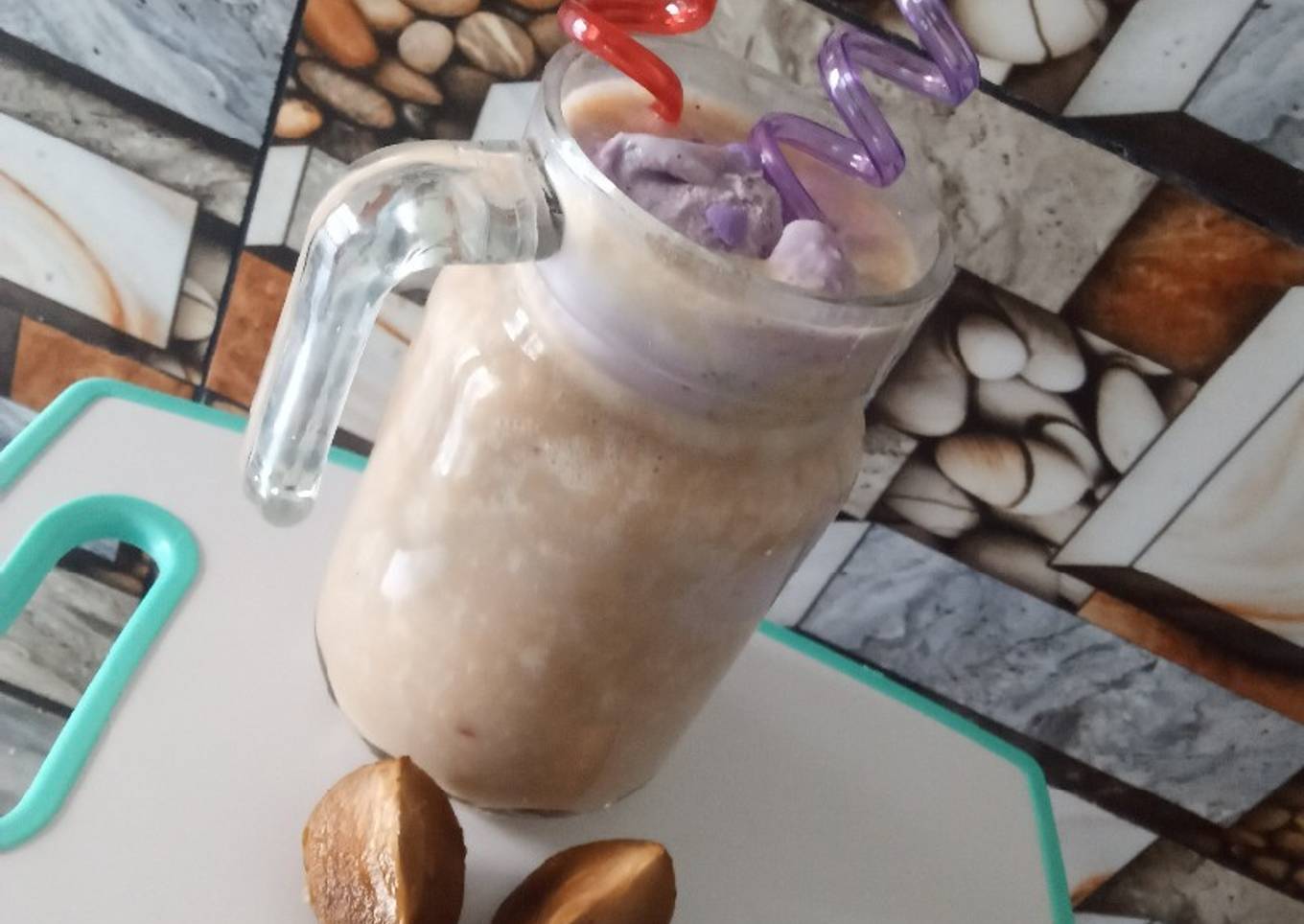Spodila - banana milkshake with blueberry ice-cream twist🍌🍨🥤