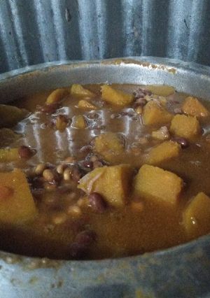 A picture of Flied Githeri with pumpkin.