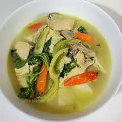 A picture of Sup ayam kemangi mix tahu.