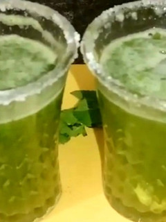 मिंट लेमोनेड (mint lemonade recipe in Hindi) रेसिपी मुख्य फोटो