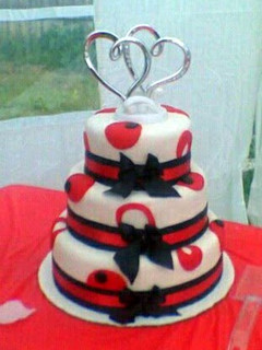 A picture of Wedding Cake.