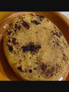 આલુ પરોઠા (Aloo Paratha Recipe In Gujarati) રેસીપી મુખ્ય ફોટો