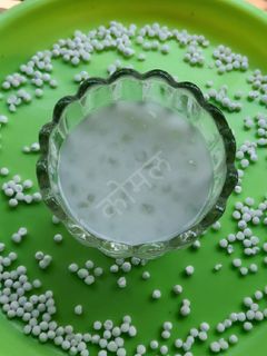 झटपट साबुदाणा खीर. (Sabudana kheer recipe in marathi) रेसिपी चे मुख्य फोटो 
