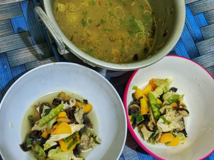 Anti Ribet, Memasak Sup Ayam Jamur Kuping Bahan Sederhana