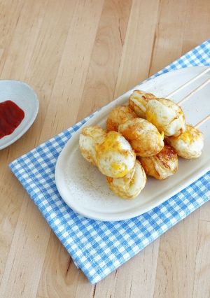 A picture of Fried Quail Eggs☆ street food.