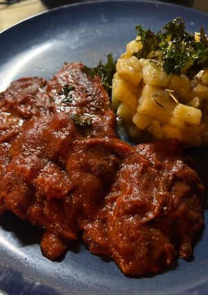 A picture of Italian lamb with potato risotto.