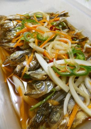 A picture of Vegetable-Packed Grilled Shishamo Nanbanzuke.