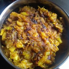 A picture of Cabbage Potato curry (bandhakopir ghonto).