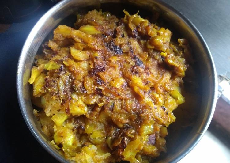 Quick Tips Cabbage Potato curry (bandhakopir ghonto)