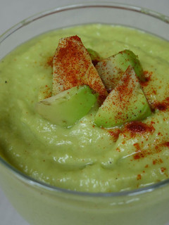 Foto principal de Crema de aguacate, calabacín y spirulina