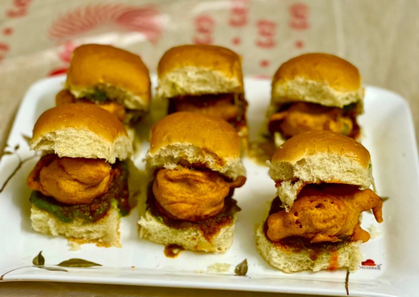 Vada pav