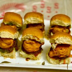 A picture of Vada pav.