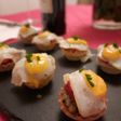 Pintxos : tartaletas de huevos de codorniz con verduras