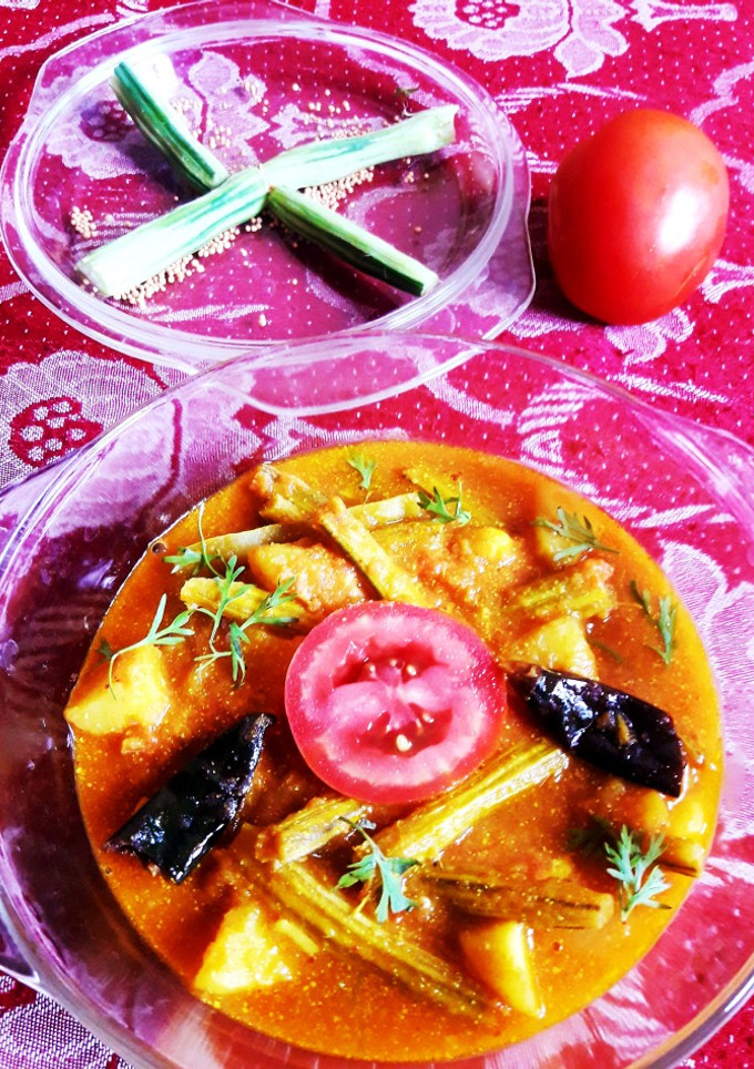 सरसों ग्रेवी सहजन आलू सब्जी(Sarso Gravy Sehjan Aloo Sabji recipe in hindi) रेसिपी मुख्य फोटो