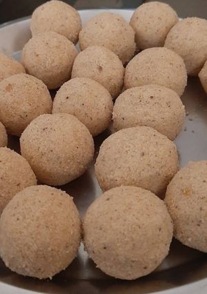 A picture of Walnut Rajgira Ladoo.
