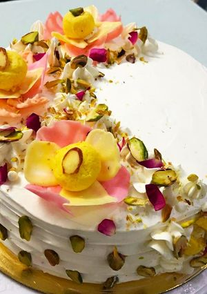 A picture of Rasmalai cake.