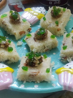 फ्रेश नारियल बर्फी(FRESH NARIYAL BARFI RECIPE IN HINDI) रेसिपी मुख्य फोटो