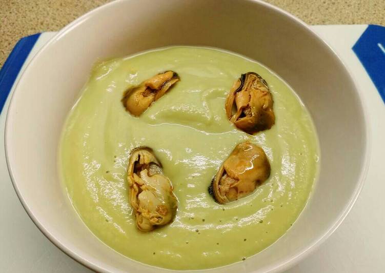 Crema fría de espárragos verdes