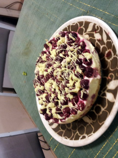 A picture of White Chocolate and Raspberry Cheese Cake.