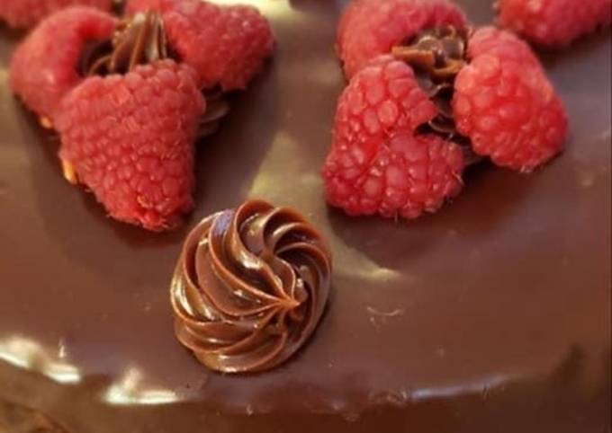 Rich Chocolate Mousse Cake