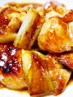 A picture of ★Lazy Yakitori★ No Skewers! Chicken Thighs and Scallions.
