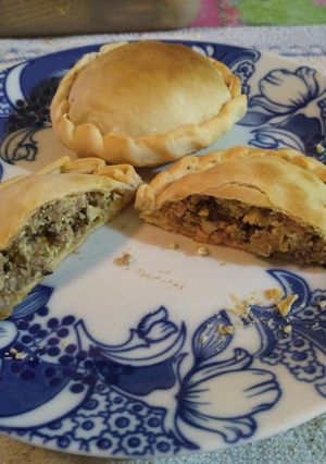 Foto principal de Tartitas de cerdo cortado a cuchillo con verduras y ricota