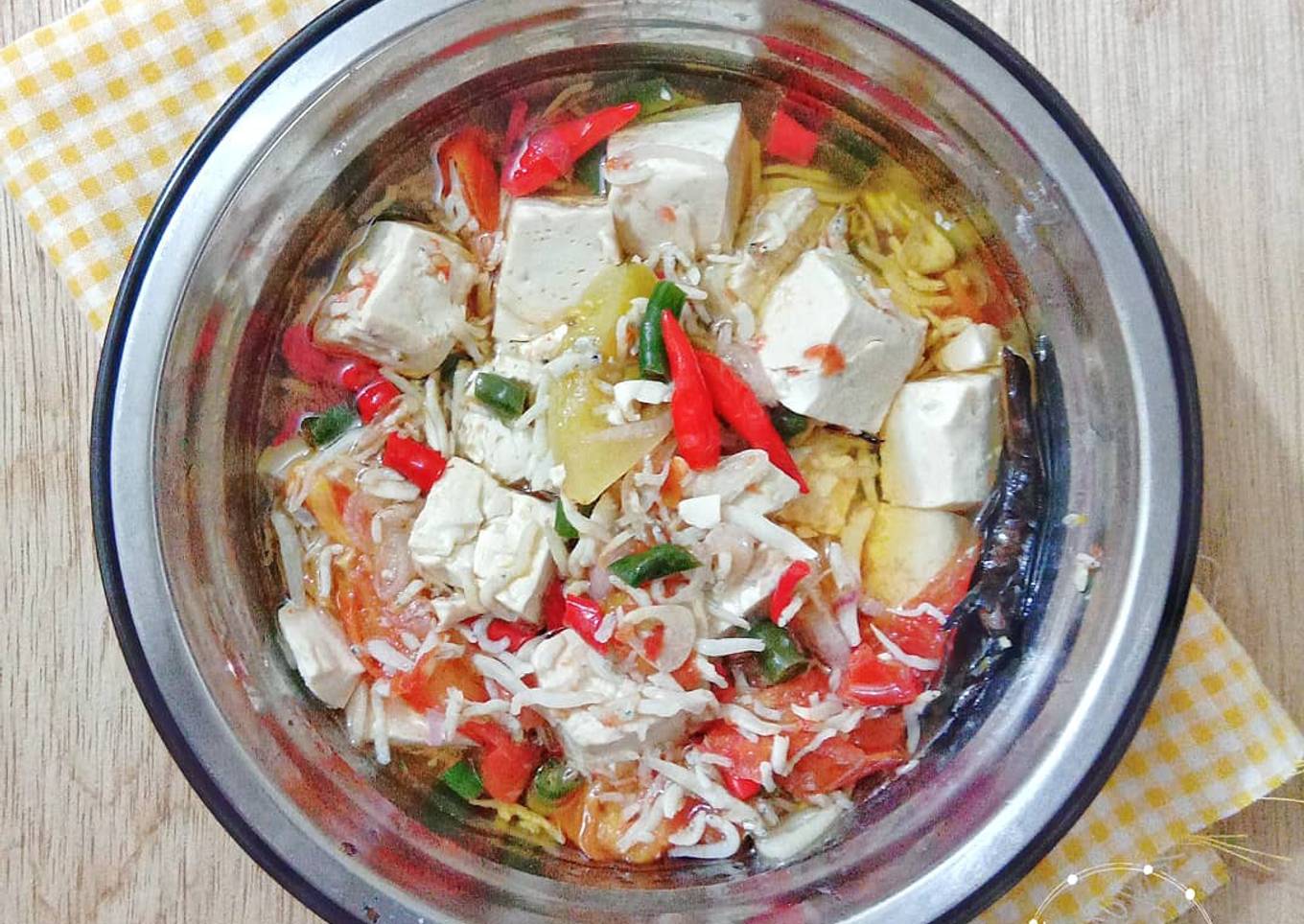 Mletingsari (teri tahu kukus)