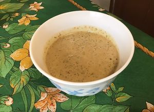 Une photo de Sauce salade aux fruits, melfor et noisette