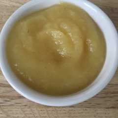 A picture of Compote de pommes maison 🍏🍎.
