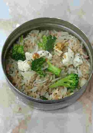 A picture of Broccoli Paneer Pulav.