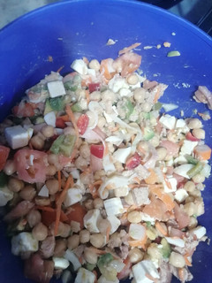 Una foto de Ensalada de garbanzo