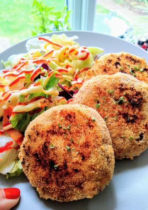 A picture of Curried Tuna Fish Cakes.