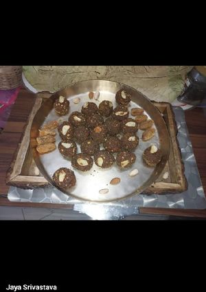 A picture of Fenugreek ladoo.