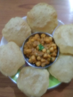 குஜராத்தி ஸ்டைல் கொண்டை கடலை மசாலா (Gujarati Style Kondaikadalai Masala recipe in Tamil) செய்முறை முக்கிய புகைப்படம்