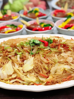 洋蔥炒米粉拌高麗菜 的食譜成品照片