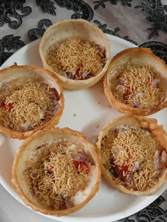 कटोरी चाट(katori chaat recipe in hindi) रेसिपी मुख्य फोटो