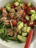 Ensalada de rúcula, pepino, cherrys y atún 🥗