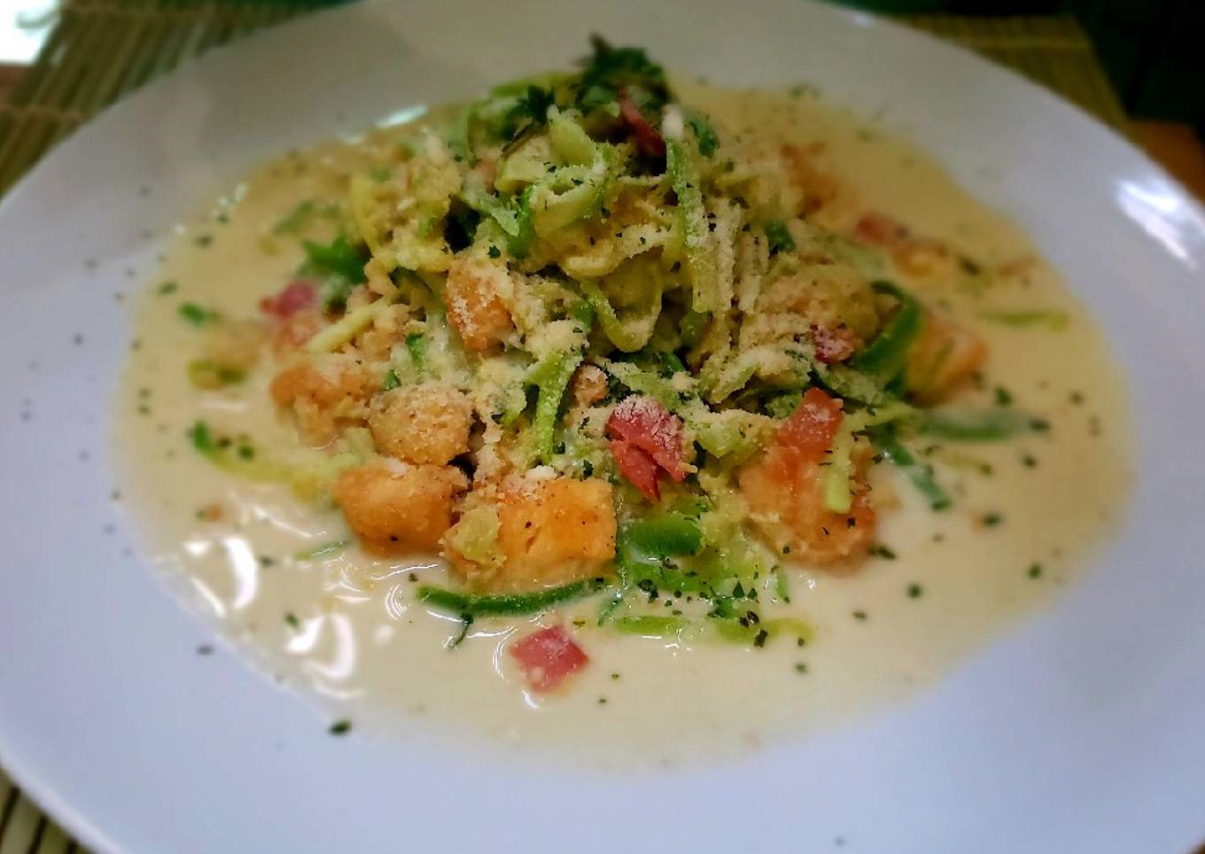 Chicken Alfredo Zoodles/ Zuchinni Noodles (Keto friendly)