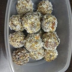 Healthy dates,dry fruits and coconut laddu A picture of Healthy dates,dry fruits and coconut laddu.