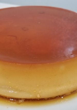 A picture of Cheese caramel custard - Flan de queso.