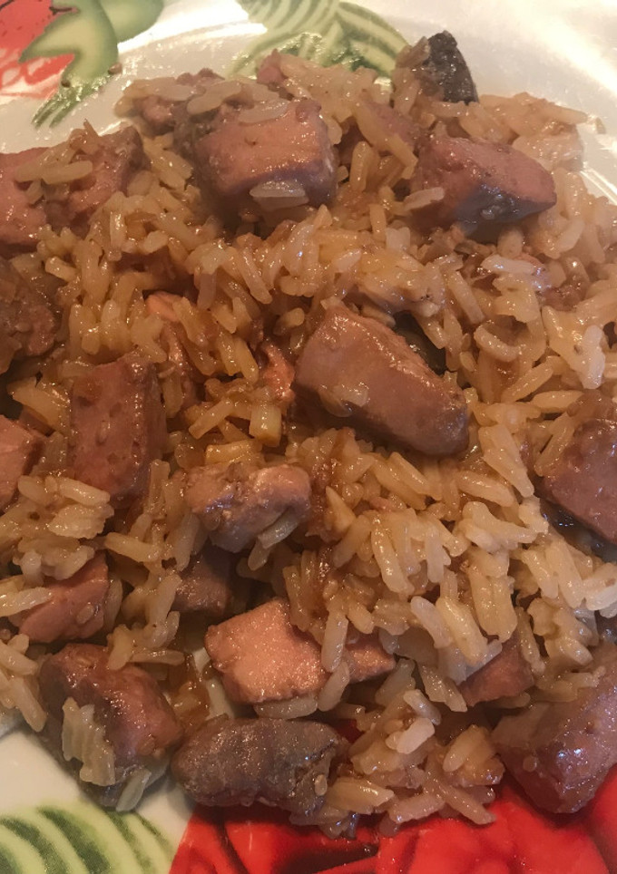 Una foto de Arroz con atún, estilo asiático