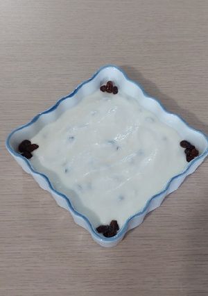 عکسی از دستور ماست و کشمش