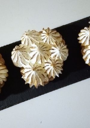 Une photo de Tartelettes au citron meringuées 🍋